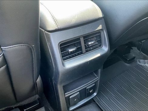 Used 2019 Ford Edge Titanium w/ Cold Weather Package AWD/4WD image 10