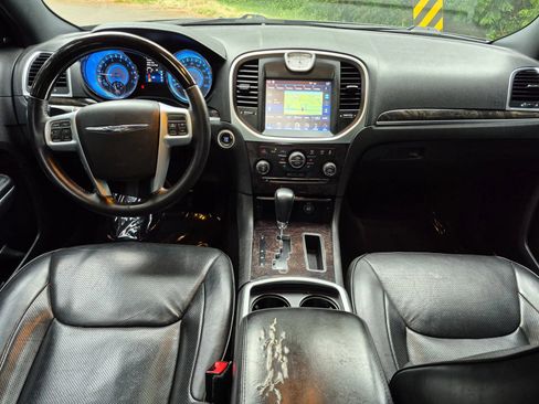 Used 2013 Chrysler 300 C AWD/4WD image 18