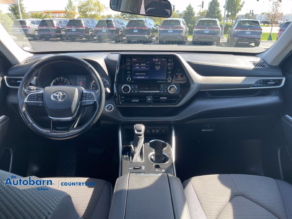 Used 2021 Toyota Highlander LE AWD/4WD image 23