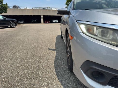 Used 2016 Honda Civic EX image 7