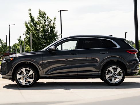 Certified 2025 Audi Q5 Premium w/ Premium Plus AWD/4WD image 6
