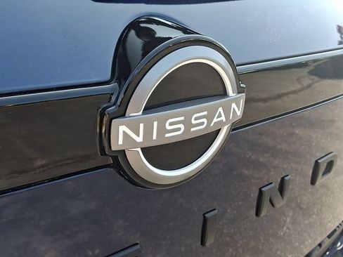 Used 2023 Nissan Pathfinder SL w/ Lighting Package (N92) AWD/4WD image 31