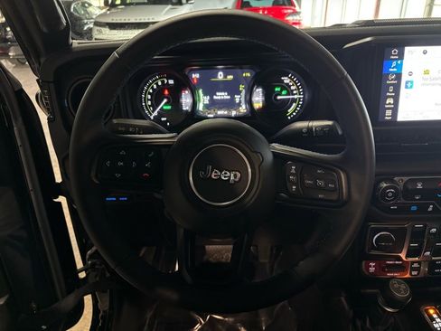 Used 2024 Jeep Wrangler Unlimited Rubicon 4xe image 12