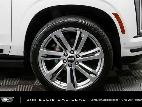 Certified 2025 Cadillac Escalade ESV Sport Platinum AWD/4WD image 43
