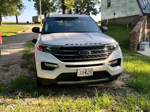 Used 2021 Ford Explorer XLT w/ Equipment Group 202A AWD/4WD image 8