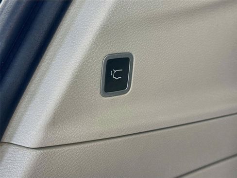 Used 2017 Chrysler Pacifica Touring-L FWD image 14