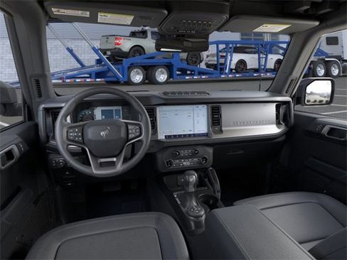 New 2025 Ford Bronco Badlands image 9