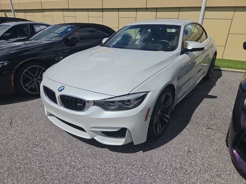 Used 2018 BMW M4 Convertible RWD image 3