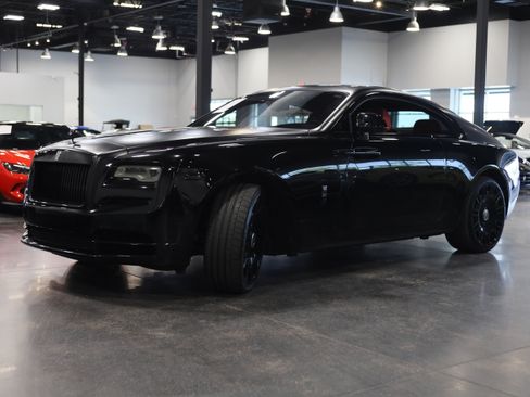 Used 2016 Rolls-Royce Wraith RWD image 3