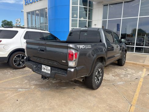 Used 2023 Toyota Tacoma TRD Off-Road w/ Technology Package AWD/4WD image 2