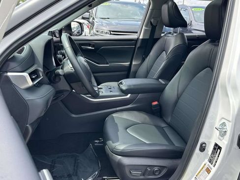 Used 2026 Toyota Highlander XLE AWD/4WD image 14