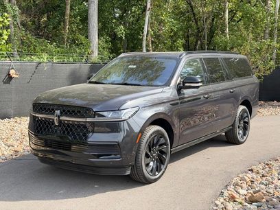 New 2025 Lincoln Navigator L Reserve w/ Jet Appearance Package