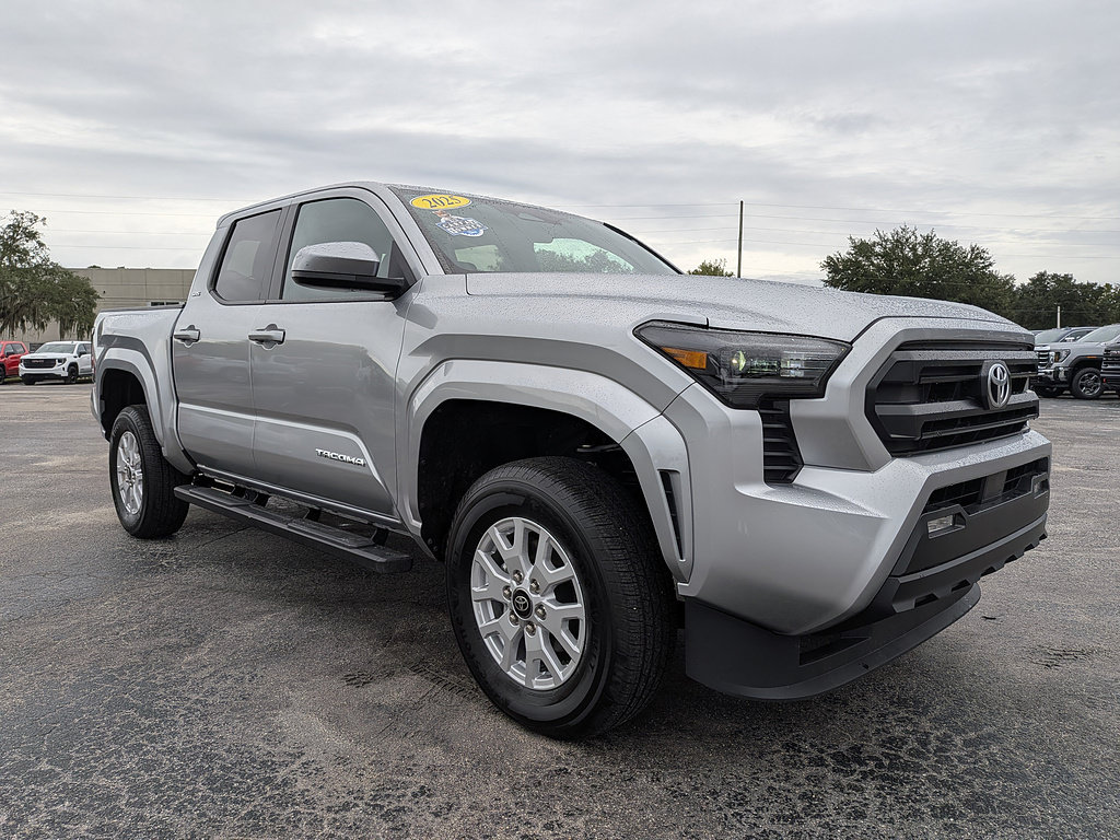 Used 2025 Toyota Tacoma SR5 AWD/4WD image 2