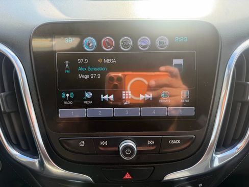 Used 2018 Chevrolet Equinox Premier image 15