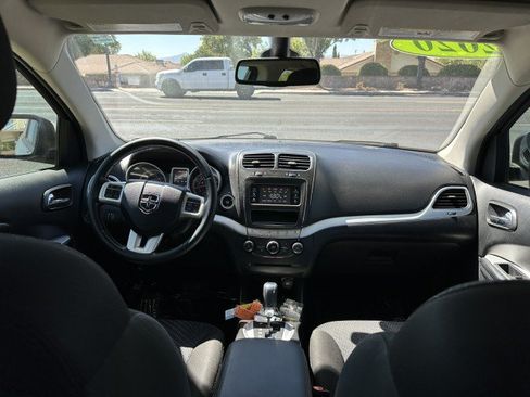 Used 2020 Dodge Journey SE w/ SE Popular Equipment Group FWD image 18