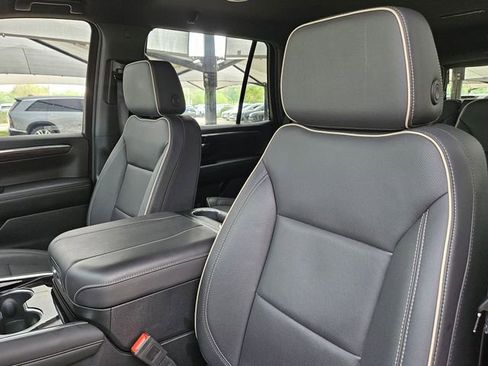 Used 2025 Chevrolet Tahoe Premier image 9