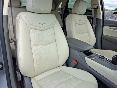Certified 2023 Cadillac XT5 Premium Luxury FWD image 19