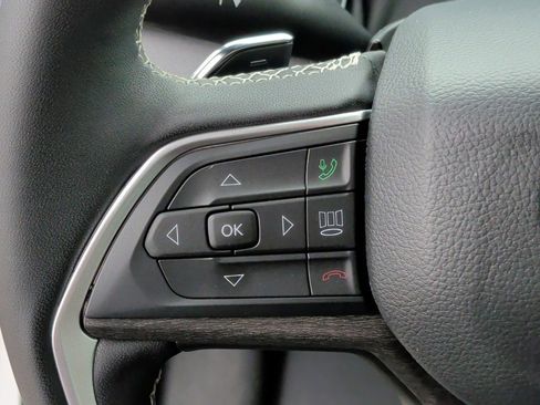 Used 2025 Jeep Grand Cherokee Limited w/ Black Appearance Package RWD image 17