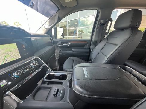 Used 2024 GMC Sierra 2500 Denali w/ Denali Reserve Package AWD/4WD image 19