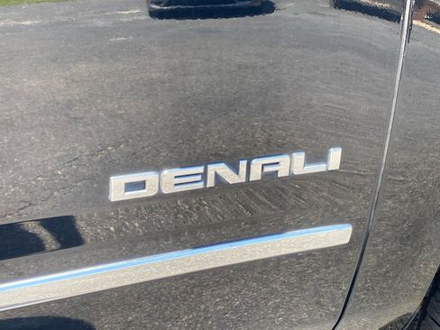 Used 2017 GMC Yukon XL Denali w/ Open Road Package RWD image 10
