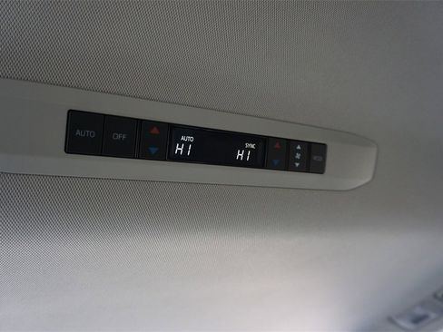 Used 2021 Toyota Sienna XLE image 16