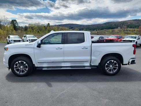 Certified 2023 Chevrolet Silverado 1500 High Country w/ Technology Package AWD/4WD image 5
