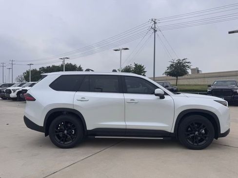 New 2026 Toyota Grand Highlander FWD image 4