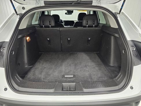 Used 2025 Chevrolet Trax LT FWD image 15