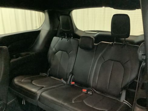 New 2027 Chrysler Pacifica Select FWD image 20