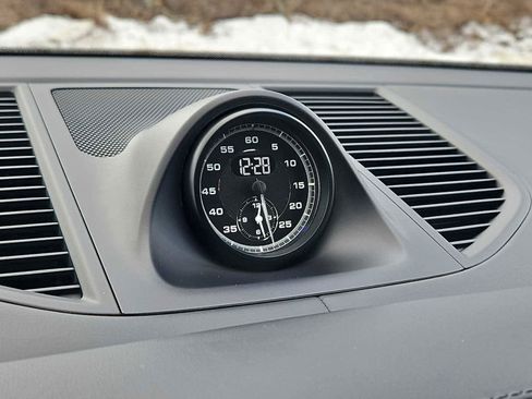 Certified 2025 Porsche Macan Turbo image 26