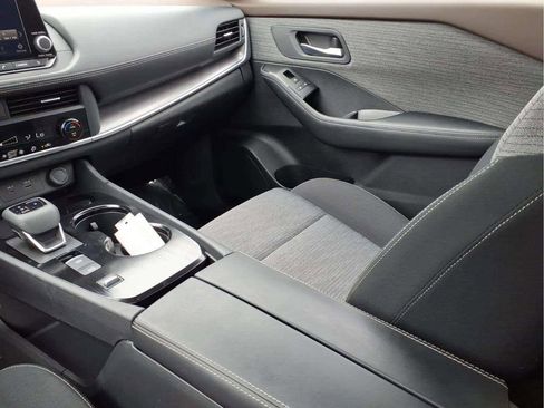 Used 2023 Nissan Rogue SV FWD image 12