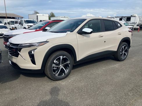 New 2026 Chevrolet Trax RS FWD image 1