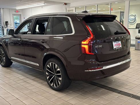 New 2026 Volvo XC90 T8 Ultra w/ Protection Package AWD/4WD image 7