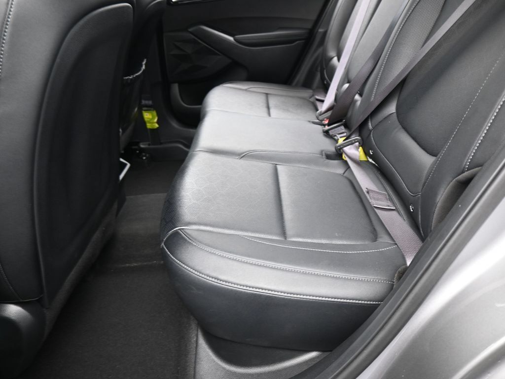 Used 2025 Kia Seltos EX w/ EX Sunroof Package FWD image 32