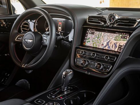 Certified 2022 Bentley Bentayga AWD/4WD image 36