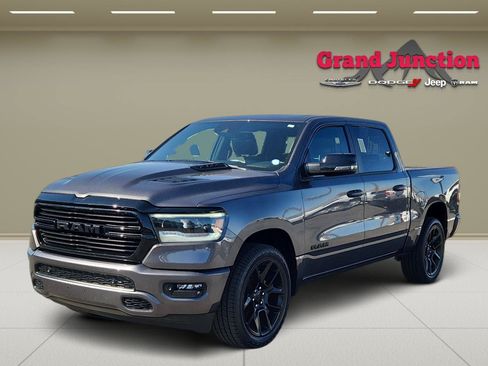 Used 2024 RAM 1500 Laramie AWD/4WD image 3