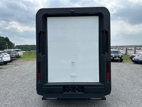 Used 2024 Chevrolet Brightdrop 400 w/ Commercial Equipment Package AWD/4WD image 9