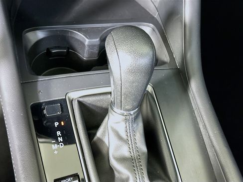 Used 2025 MAZDA MAZDA3 s image 24