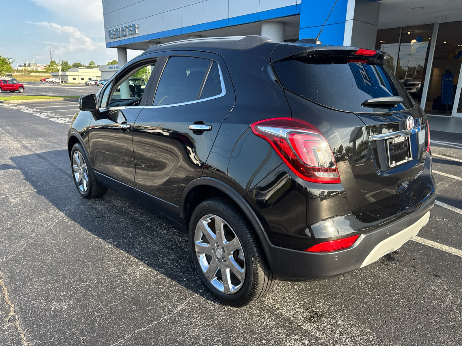 Used 2019 Buick Encore Essence w/ Experience Buick Package AWD/4WD image 4