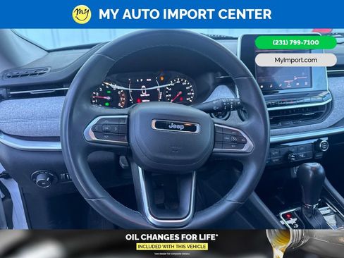 Used 2022 Jeep Compass Latitude AWD/4WD image 9