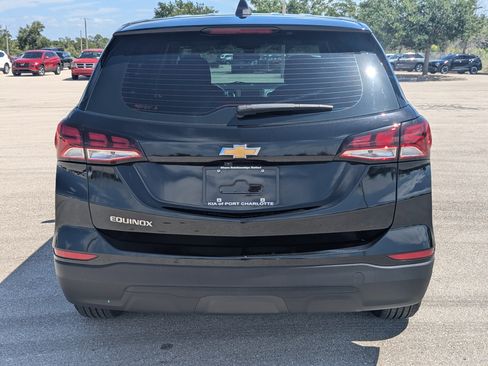 Used 2022 Chevrolet Equinox LS FWD image 6
