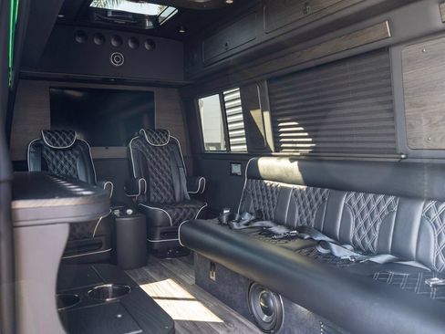 Used 2024 Mercedes-Benz Sprinter 3500 image 19