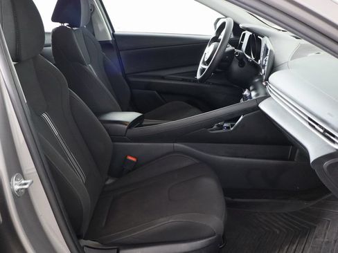 Used 2022 Hyundai Elantra Blue FWD image 18