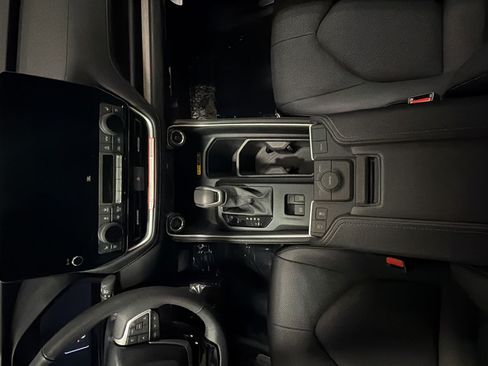 Used 2025 Toyota Grand Highlander FWD image 19