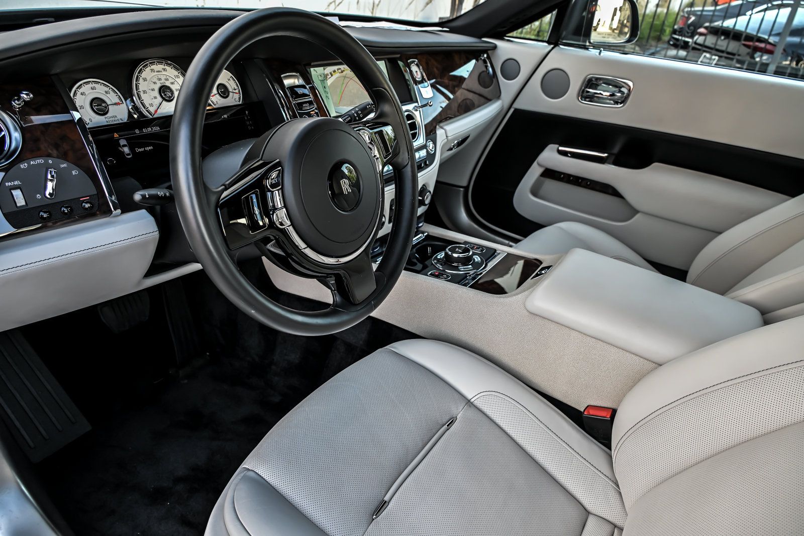Used 2016 Rolls-Royce Wraith RWD image 20