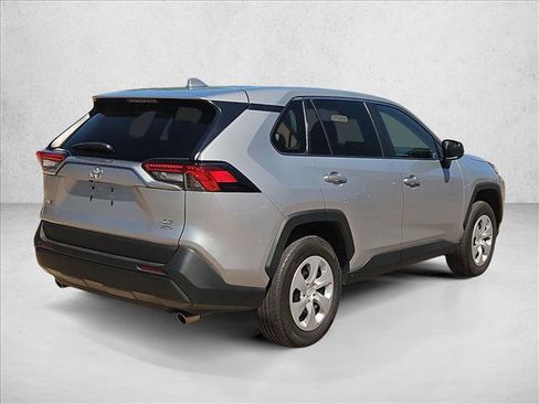 Used 2025 Toyota RAV4 LE AWD/4WD image 5