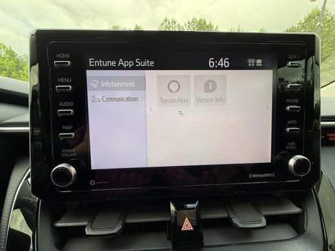 Used 2021 Toyota Corolla LE image 21