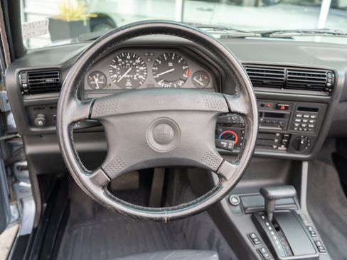 Used 1990 BMW 325i Convertible RWD image 12
