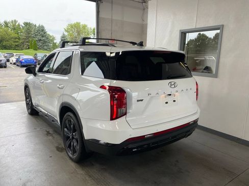 Used 2024 Hyundai Palisade XRT AWD/4WD image 3