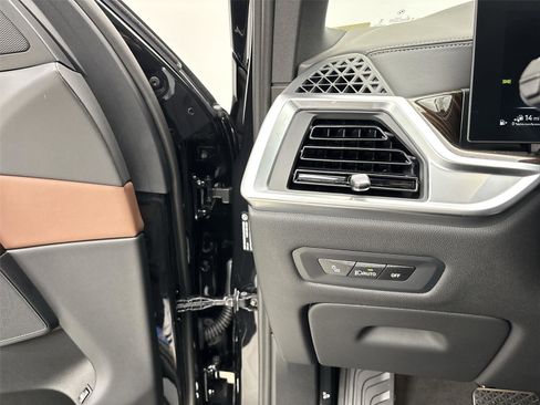 New 2026 BMW X5 xDrive50e w/ Climate Comfort Package image 31